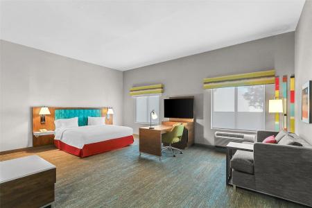 Hampton Inn & Suites West - 54