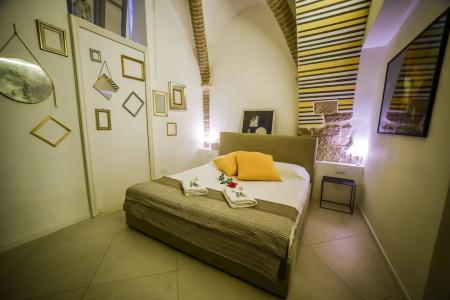 Little Italy Boutique Hostel - 53
