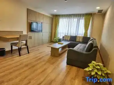 Crowne Imperial - 70