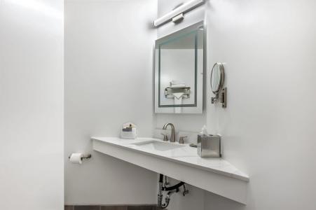 Best Western Plus - 77