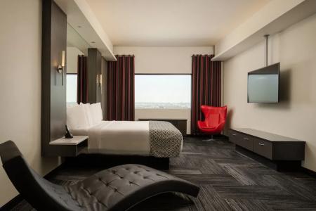 The Davenport Grand, Autograph Collection - 60