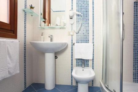 Coralia Bed & Breakfast - 8