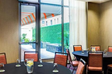 Courtyard by Marriott Washington, D.C./Foggy Bottom - 7