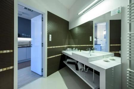 Karoly Corner Residences - 95