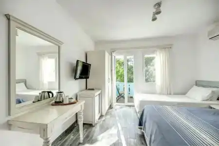 Kefi Beach & Suites - 80