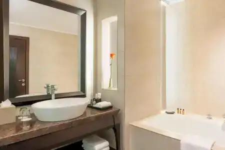 Sheraton Sharjah Beach Resort and Spa - 10