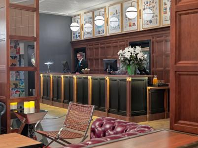 Boutique H10 Montcada - 1