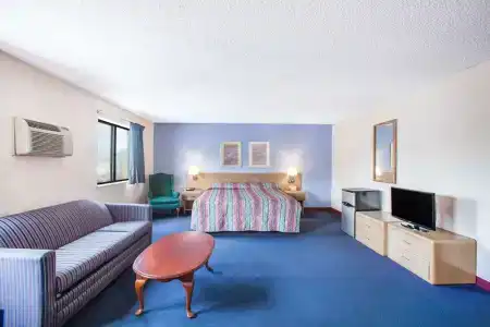 Super 8 by Wyndham - 22