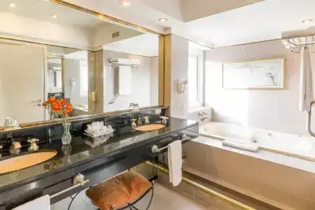 Claridge - 53