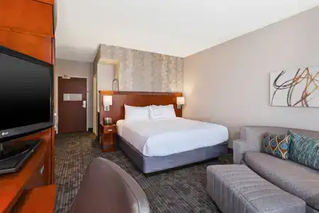 Courtyard by Marriott Downtown - 3