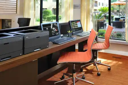 Courtyard by Marriott Houston Hobby Airport - 2