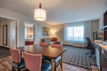 TownePlace Suites by Marriott Indianapolis Airport - 67
