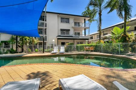 Cairns Reef Apartments & - 12