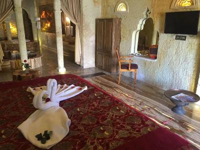 Oread Cave Suites - 305