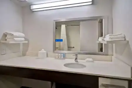 Hampton Inn Ny-Jfk - 44