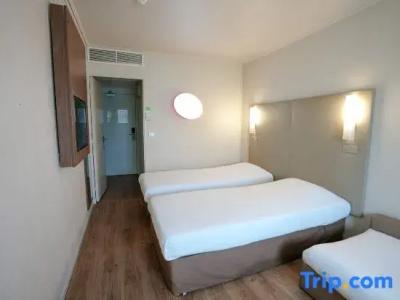 Campanile Roissy - 30