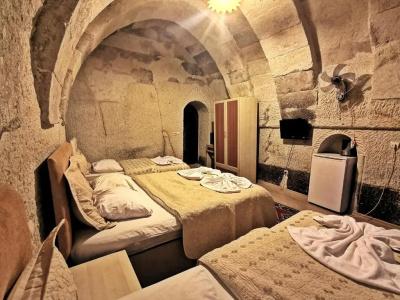 Falcon Cave Suites - 46