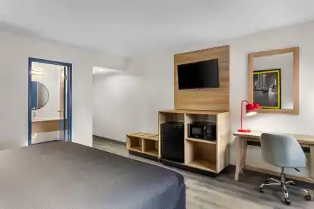Super 8 by Wyndham Chicago IL - 19