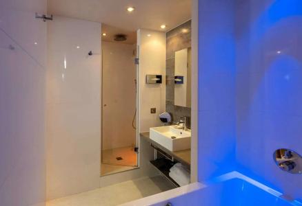 Best Western Plus Le Lavarin - 74