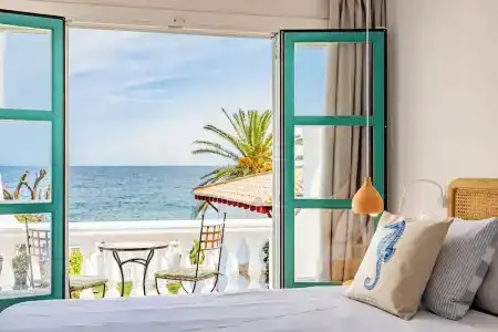 The Sea Club - 128