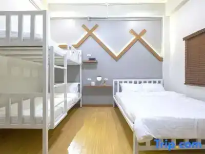 Bed Friends Poshtel - 54
