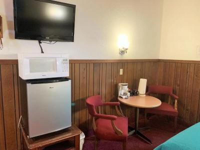Breakers Boutique Inn - 65