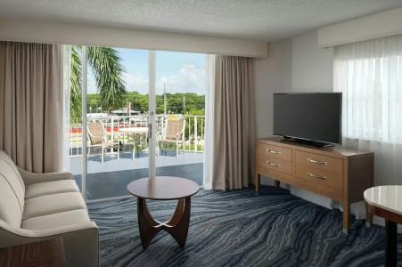 Courtyard by Marriott - 51