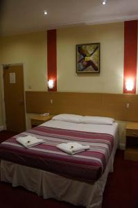 Oyo London Guest House - 11