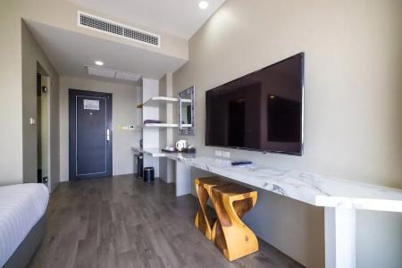 Triple L Patong Beach Phuket - 31
