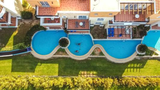 Chrispy Waterpark Resort - 172