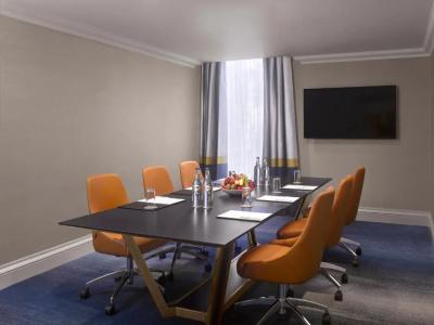 Staybridge Suites Dubai Internet City, an IHG - 3