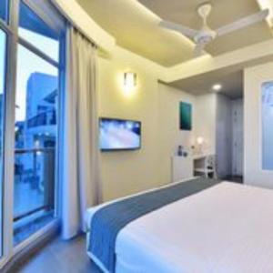 Velana Beach Maldives - 9