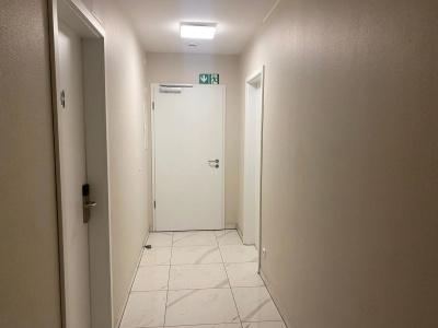 Emiliana am Bahnhof - 14