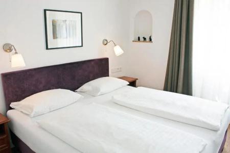 Bayerischer Hof - 54