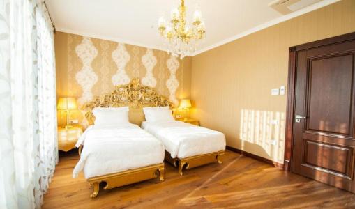 Royal Residence - 73