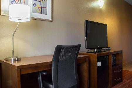 Comfort Inn & Suites near Kino Sports Complex - 46