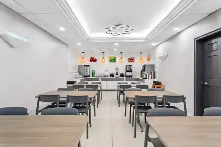 Quality Inn Airport - Cruise Port - 19