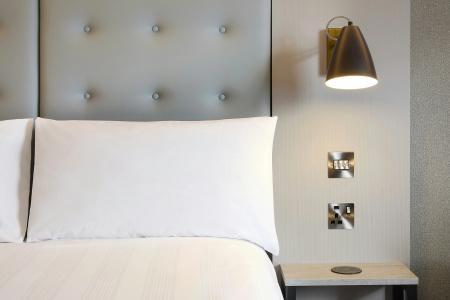 Premier Inn Hampstead - 40