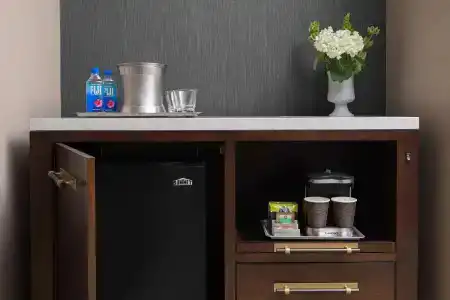 Hilton Indianapolis & Suites - 59