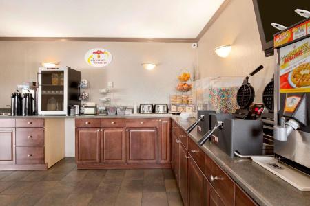 Quality Inn & Suites - 23
