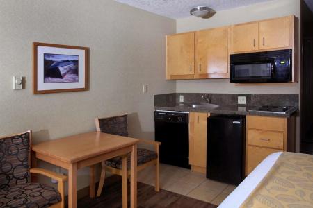Best Western Plus Ocean View - 36