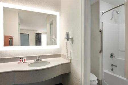 Howard Johnson by Wyndham Lookout Mountain - 21