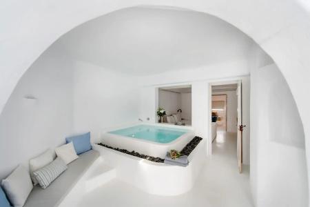 Zefi & Suites - 215