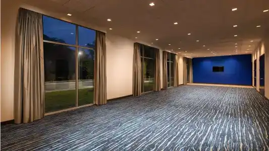 Glō Best Western Nashville Airport West - 18