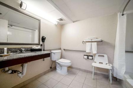 Country Inn & Suites by Radisson, at Mills, CA - 10