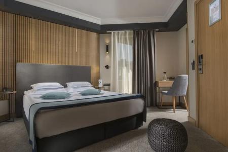 Rosslyn Thracia Sofia - 64