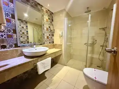 Blue Wave Suite - 7