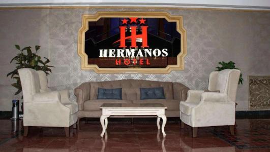 Hermanos - 18