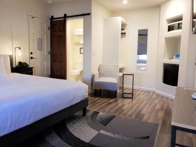 Iron Horse Inn - 28