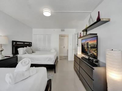 The Alexander All Suites - 364